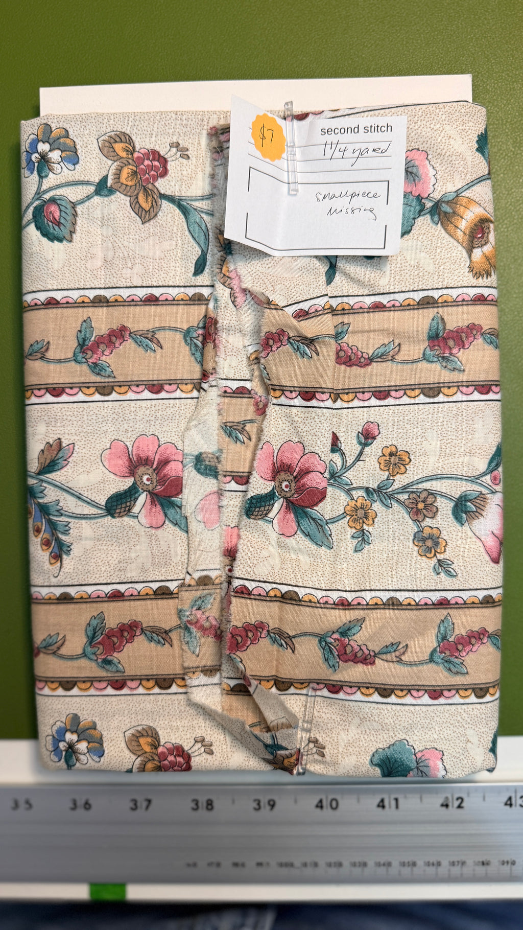 House 'n Home Vintage Floral and Striped Drapery Fabric - 1 Yard